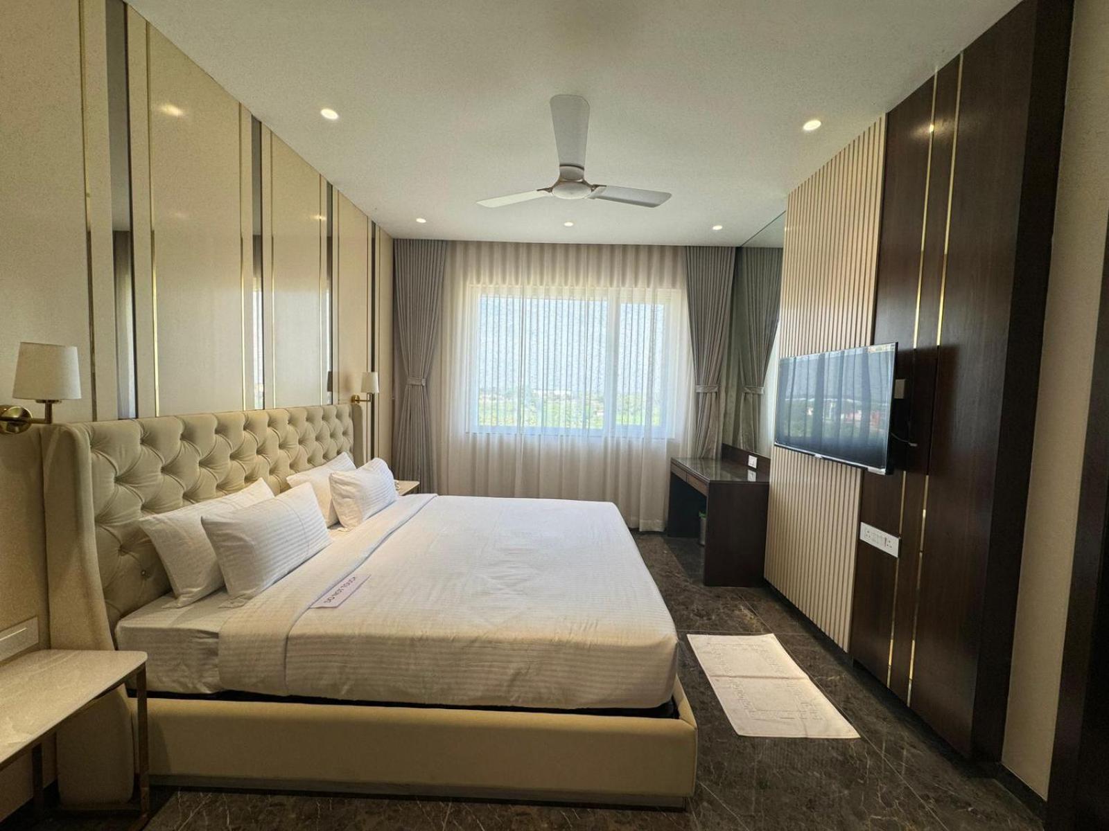 Hotel Carnival Parbhani Extérieur photo