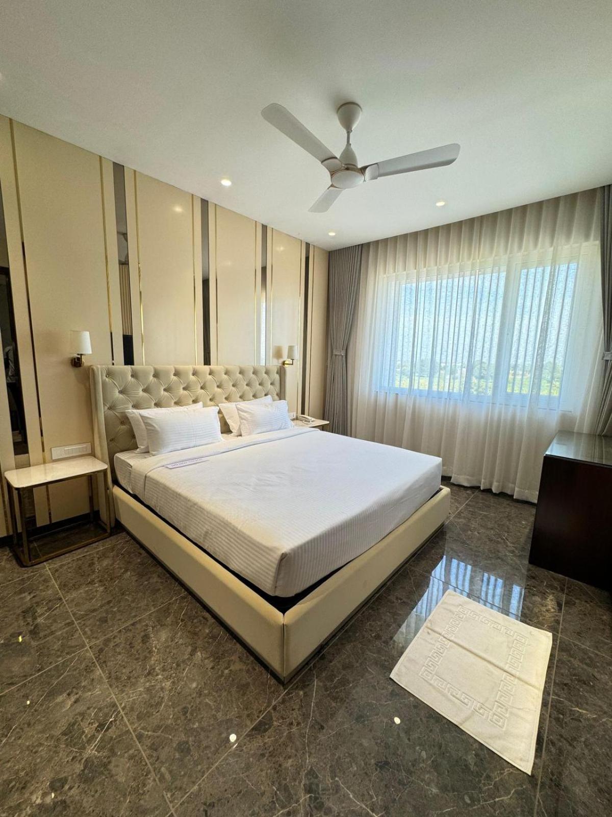 Hotel Carnival Parbhani Extérieur photo