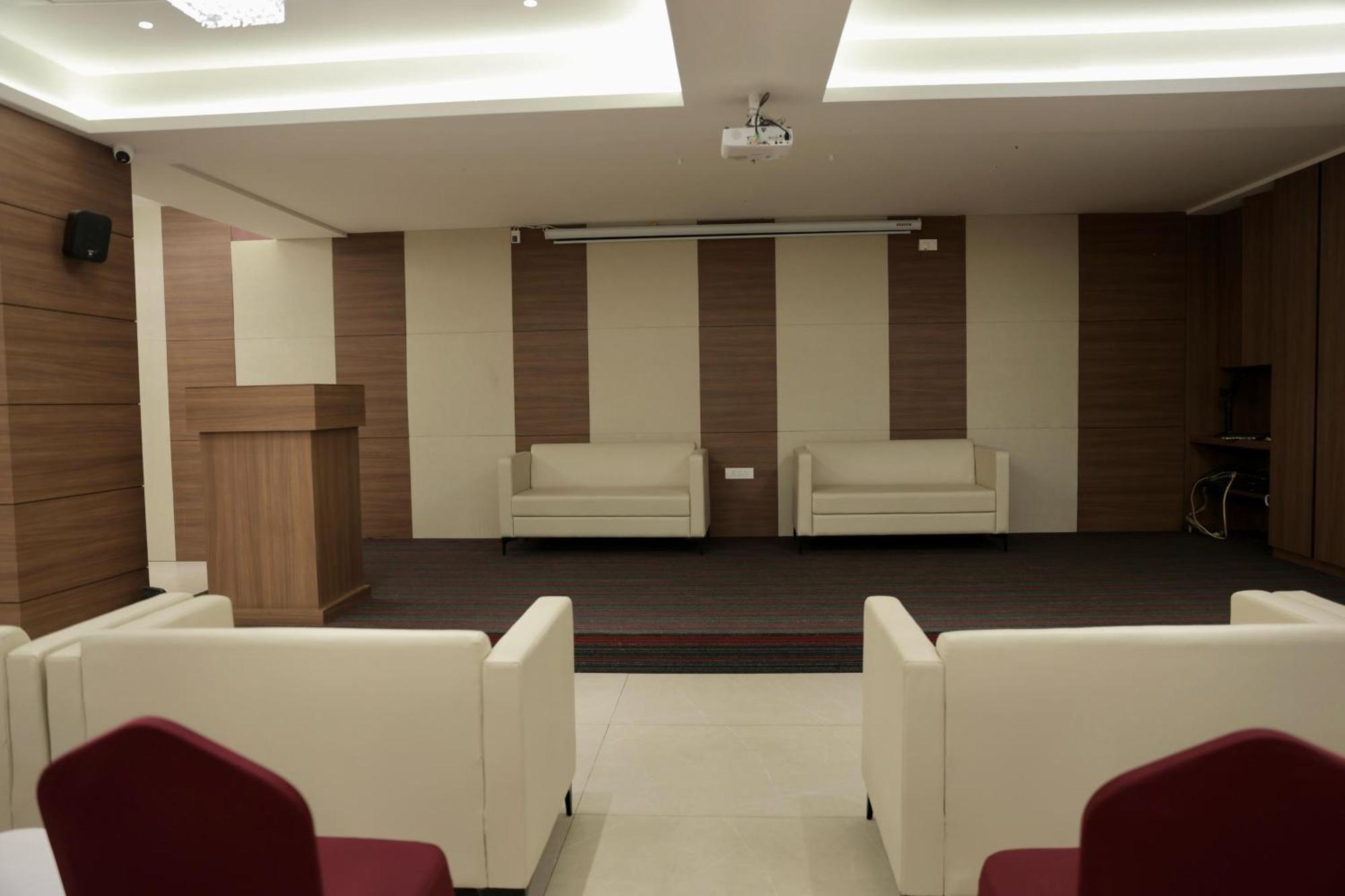 Hotel Carnival Parbhani Extérieur photo